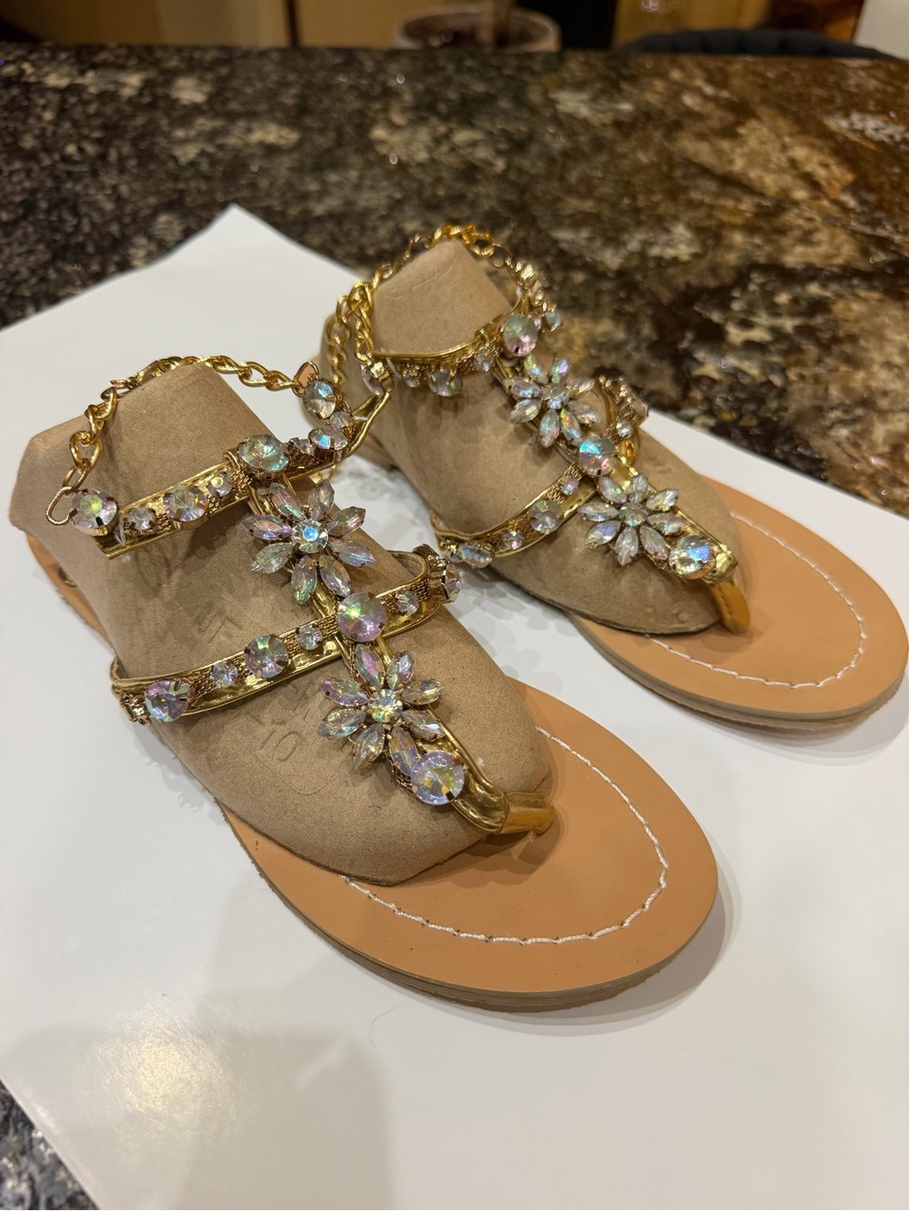 New Genuine Leather Gold Crystal Jeweled Sandals Size 7 - Picture 3 of 7